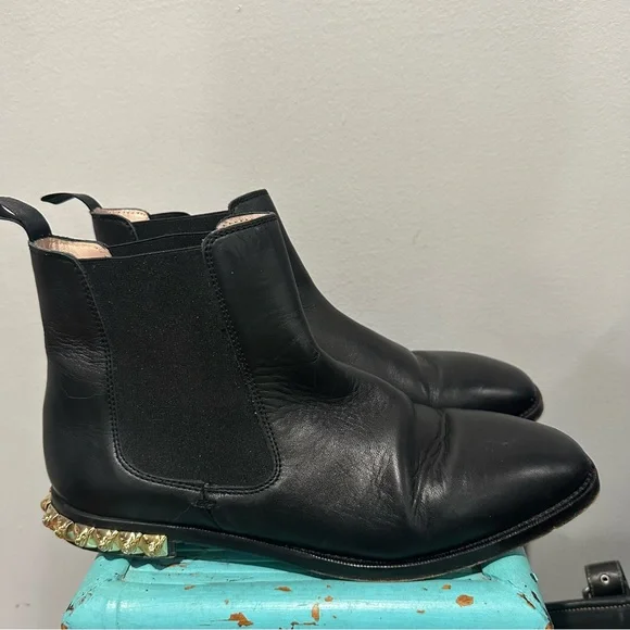 Stuart Weitzman Black Leather Gold Detail on Heels Bootie Size 40 - Picture 3 of 16